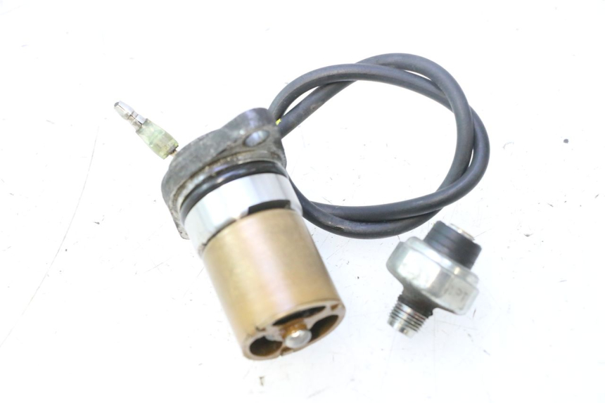 photo de OLIO SENSORE PRESSIONE SUZUKI BURGMAN EXECUTIVE ABS 650 (2006 - 2012) - Vista principale