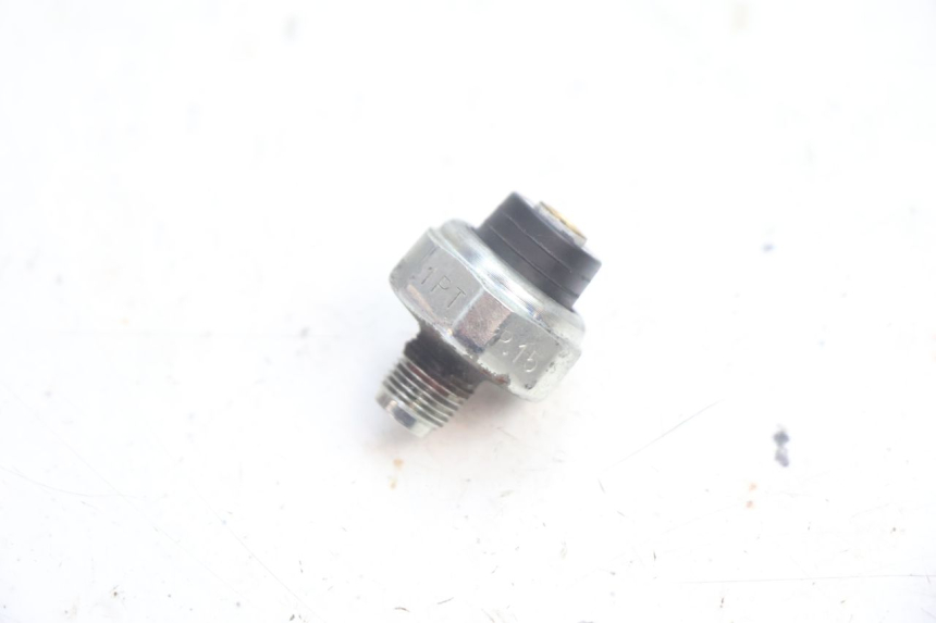 photo de OLIO SENSORE PRESSIONE SUZUKI BURGMAN EXECUTIVE ABS 650 (2006 - 2012) - Dettaglio del componente