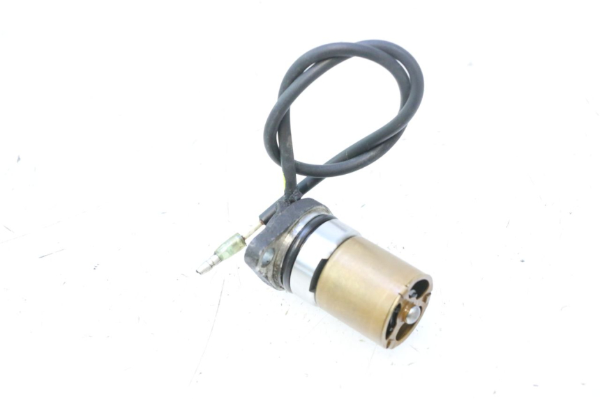photo de OLIO SENSORE PRESSIONE SUZUKI BURGMAN EXECUTIVE ABS 650 (2006 - 2012) - Primo piano tecnico