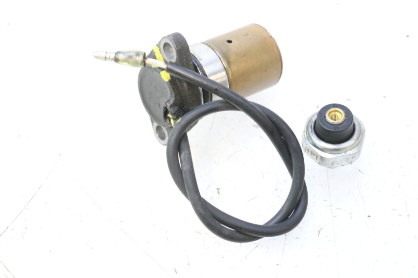 photo de OLIO SENSORE PRESSIONE SUZUKI BURGMAN EXECUTIVE ABS 650 (2006 - 2012) - Ricambio usato controllato