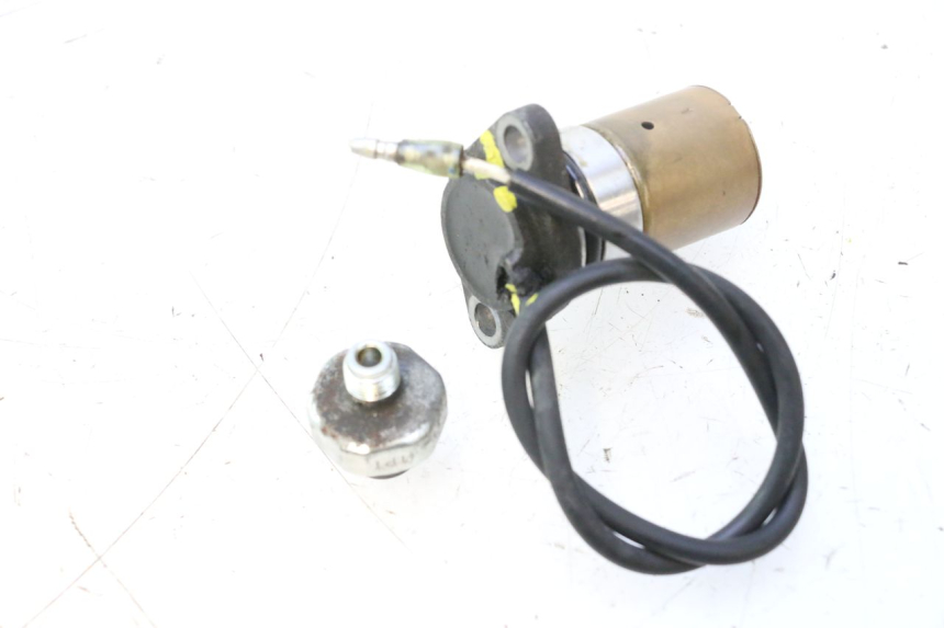 photo de OLIO SENSORE PRESSIONE SUZUKI BURGMAN EXECUTIVE ABS 650 (2006 - 2012) - Marcature e riferimenti originali