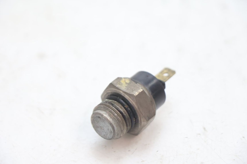 photo de OLIO SENSORE PRESSIONE HONDA CB F HORNET 600 (2005 - 2006) - Zoom sullo stato d'uso