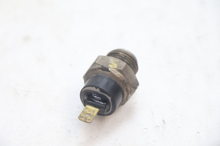 photo de OLIO SENSORE PRESSIONE HONDA CB F HORNET 600 (2005 - 2006) - Altra angolazione