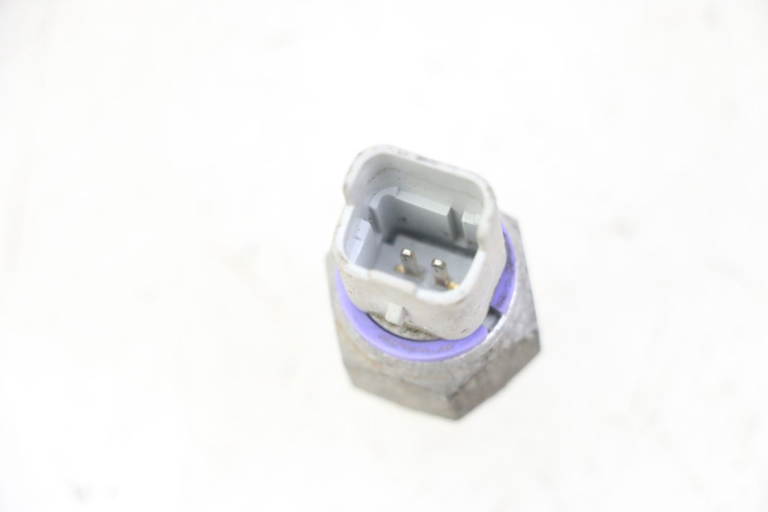 photo de FRENO OLIO SENSORE PRESSIONE PIAGGIO IE MP3 YOURBAN 300 (2011 - 2016) - Zoom sullo stato d'uso