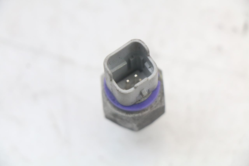 photo de FRENO OLIO SENSORE PRESSIONE PIAGGIO MP3 HPE 350 (2018 - 2020) - Zoom sullo stato d'uso