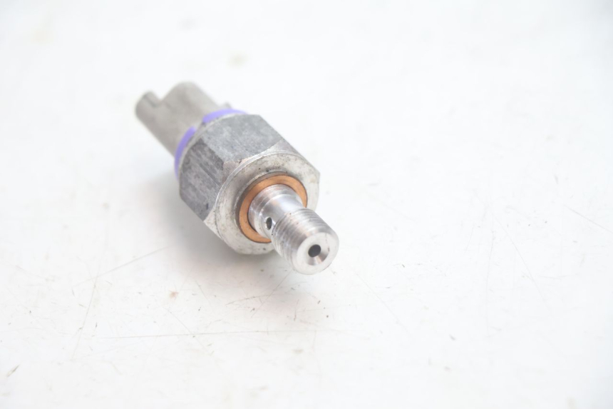 photo de FRENO OLIO SENSORE PRESSIONE PIAGGIO MP3 HPE 530 (2022 - 2026) - Altra angolazione