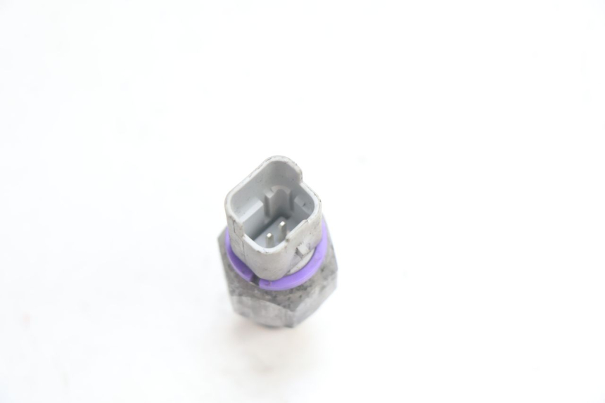 photo de SONDA PRESSIONE OLIO FRENO PIAGGIO MP3 LT 400 (2007 - 2012) - Altra angolazione