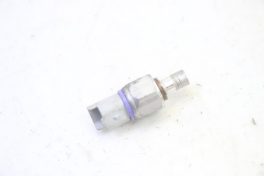 photo de FRENO OLIO SENSORE PRESSIONE PIAGGIO MP3 500 (2016 - 2018) - Altra angolazione