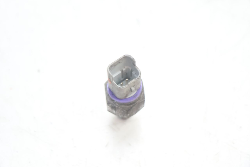 photo de SONDA PRESSIONE OLIO FRENO PIAGGIO MP3 125 (2006 - 2014) - Altra angolazione