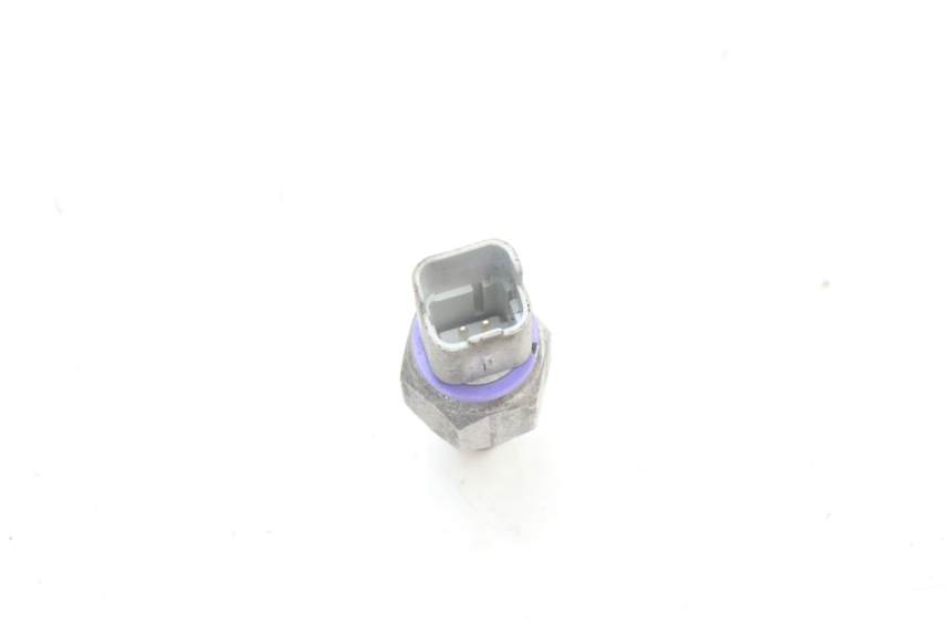 photo de FRENO OLIO SENSORE PRESSIONE PIAGGIO MP3 500 (2016 - 2018) - Altra angolazione