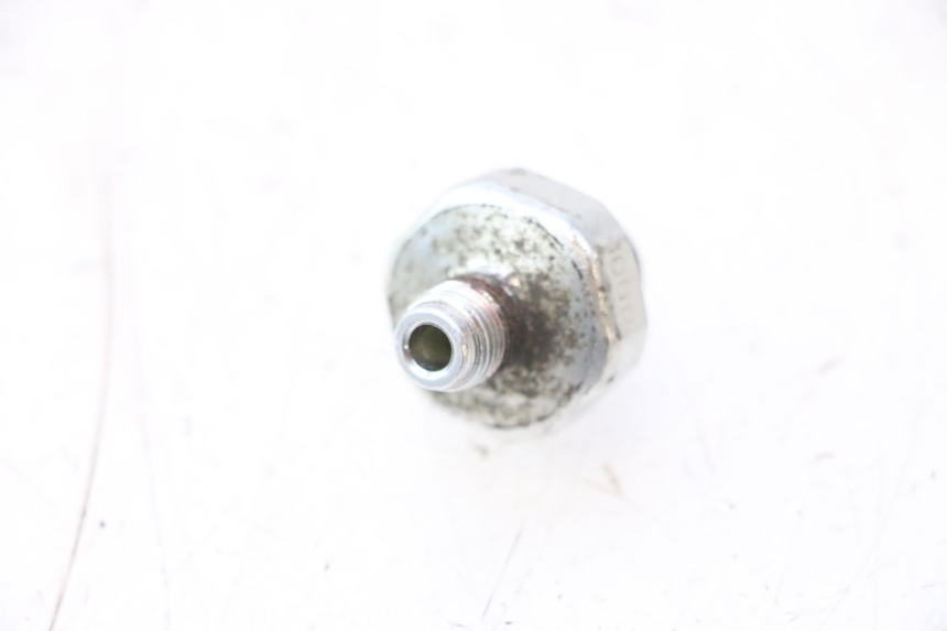 photo de OLIO SENSORE PRESSIONE SUZUKI GSR 600 (2005 - 2012) - Zoom sullo stato d'uso