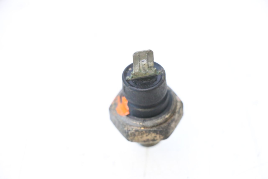 photo de OLIO SENSORE PRESSIONE PEUGEOT SATELIS COMPRESSOR K15 125 (2006 - 2009) - Zoom sullo stato d'uso