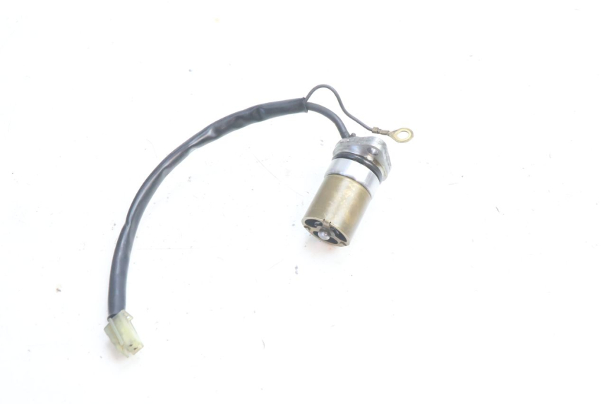 photo de OLIO SENSORE PRESSIONE YAMAHA TDM ABS 900 (2002 - 2014) - Primo piano tecnico