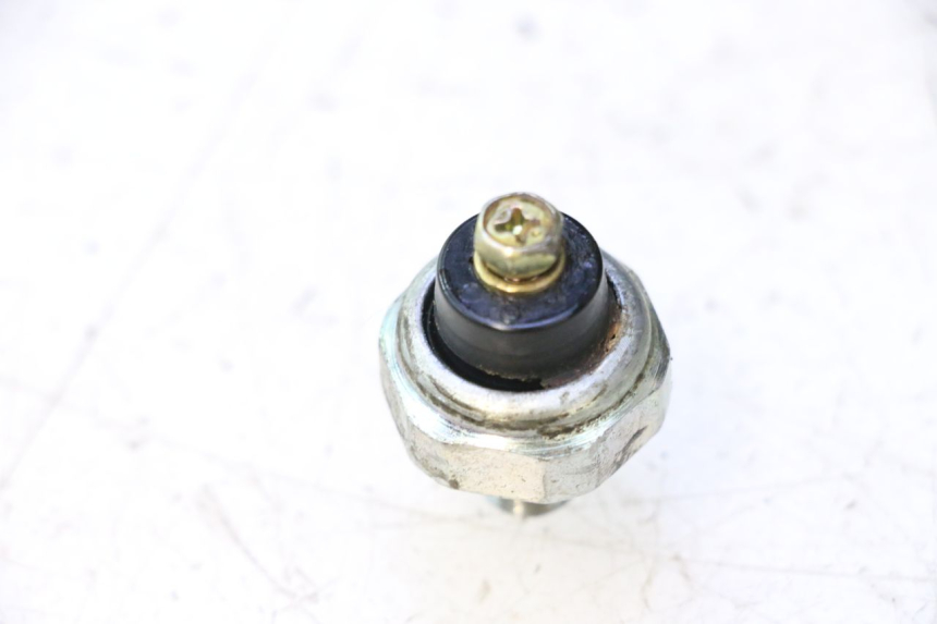 photo de OLIO SENSORE PRESSIONE KAWASAKI ZZR 600 (1995 - 2004) - Vista principale