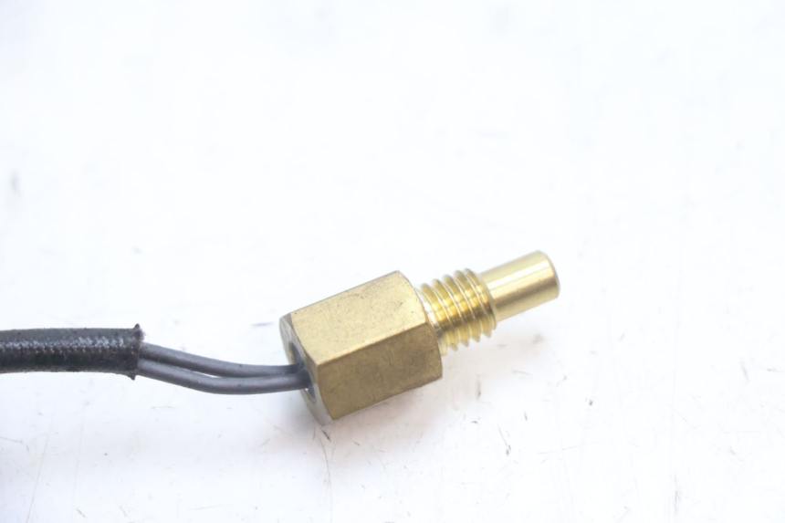photo de SENSORE TEMPERATURA MOTORE PEUGEOT KISBEE 2T 50 (2018 - 2022) - Altra angolazione