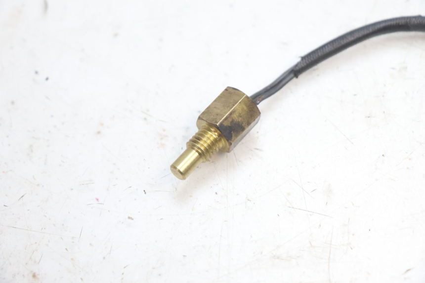 photo de SENSORE TEMPERATURA MOTORE PEUGEOT KISBEE 4T 50 (2018 - 2022) - Dettaglio del componente