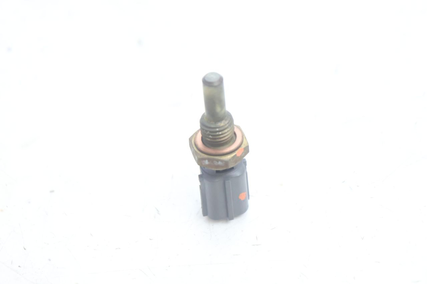 photo de SENSORE TEMPERATURA ACQUA SUZUKI BURGMAN EXECUTIVE ABS 650 (2006 - 2012) - Altra angolazione