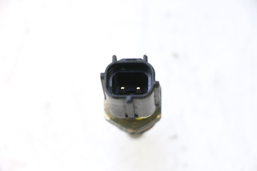 photo de SONDA TEMPERATURA D'ACQUA YAMAHA FZ8 800 (2010 - 2016) - Zoom sullo stato d'uso