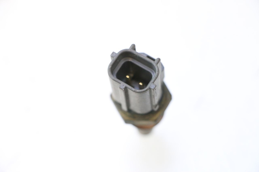 photo de SENSORE TEMPERATURA ACQUA SUZUKI GSR 600 (2005 - 2012) - Dettaglio del componente