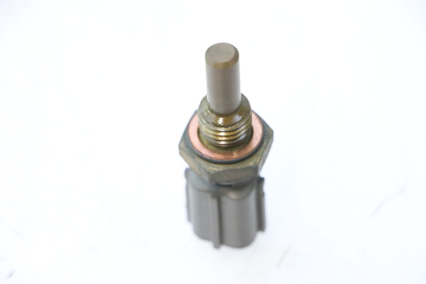photo de SENSORE TEMPERATURA ACQUA SUZUKI GSR 600 (2005 - 2012) - Zoom sullo stato d'uso