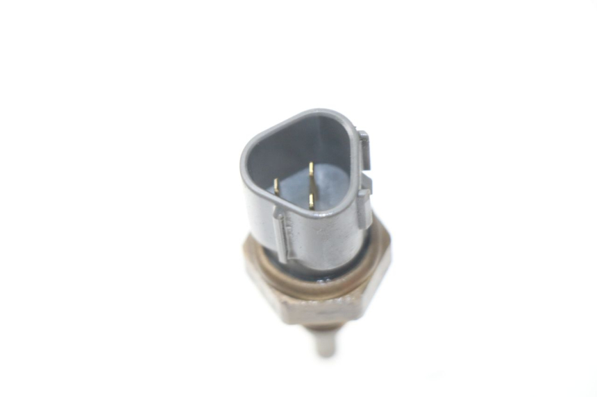 photo de SENSORE TEMPERATURA ACQUA HONDA NSS EX FORZA 250 (2005 - 2013) - Dettaglio del componente