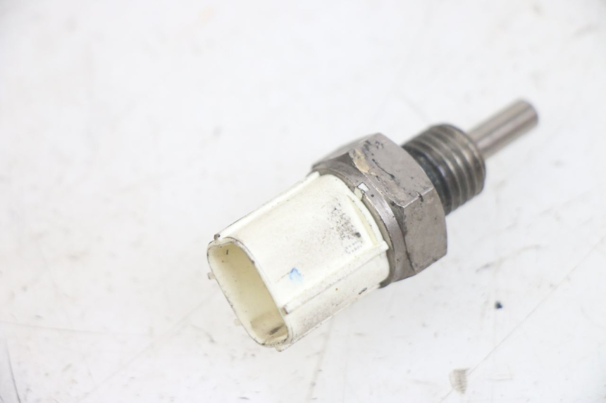 photo de SONDA TEMPERATURA D'ACQUA HONDA PCX (JF28) 125 (2009 - 2011) - Dettaglio del componente