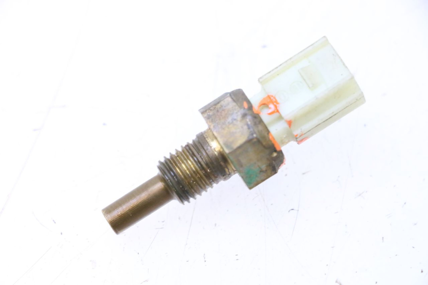 photo de Sonda temperatura dell'acqua HONDA PCX (JF57/JF64) 125 (2014 - 2018) - Zoom sullo stato d'uso