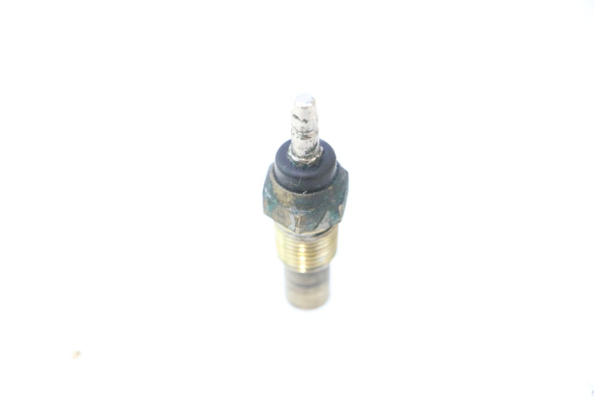 photo de SENSORE TEMPERATURA ACQUA HONDA ST PAN EUROPEAN 1100 (1990 - 2002) - Zoom sullo stato d'uso