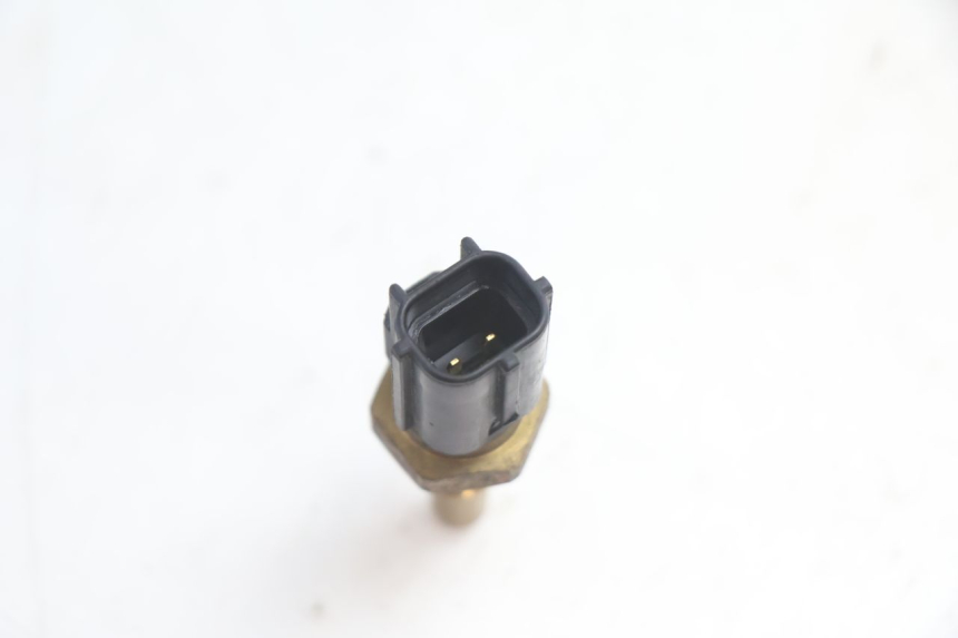 photo de SENSORE TEMPERATURA ACQUA SUZUKI SV S 650 (2003 - 2009) - Zoom sullo stato d'uso