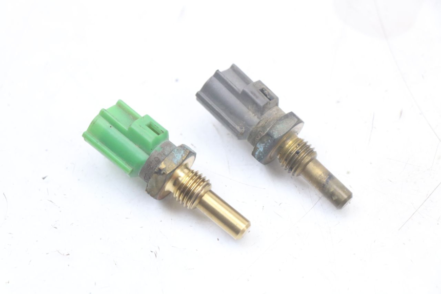 photo de SONDA TEMPERATURA D'ACQUA YAMAHA TDM ABS 900 (2002 - 2014) - Dettaglio del componente