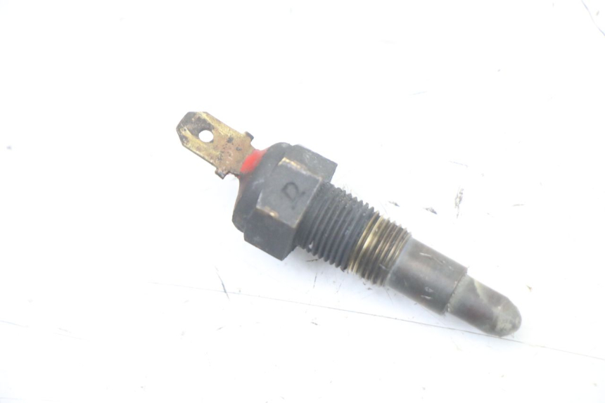 photo de SENSORE TEMPERATURA ACQUA HONDA VT C2 SHADOW 750 (1997 - 2001) - Zoom sullo stato d'uso