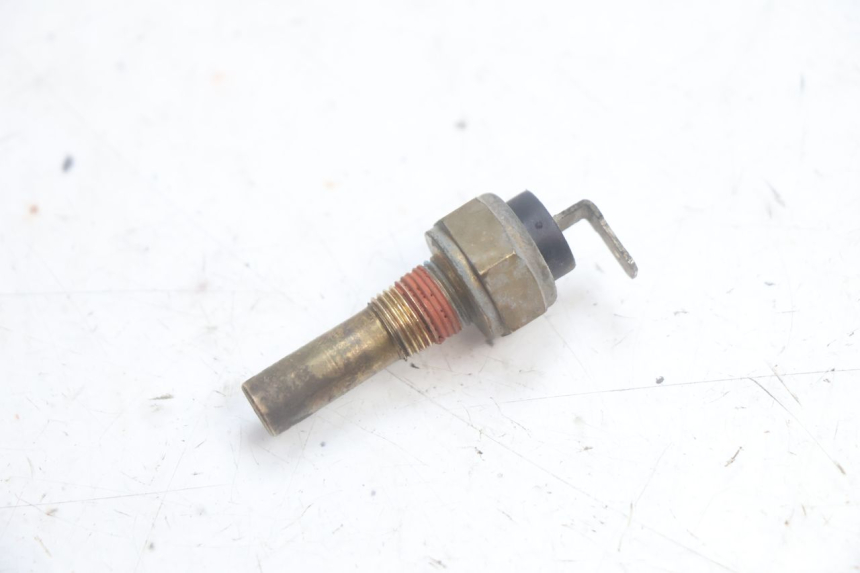photo de SENSORE TEMPERATURA ACQUA YAMAHA YP MAJESTY 125 (2002 - 2006) - Vista principale