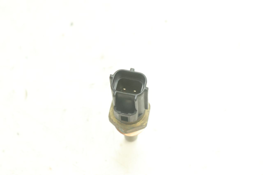 photo de SENSORE TEMPERATURA ACQUA YAMAHA YZF R6 600 (2008 - 2009) - Zoom sullo stato d'uso