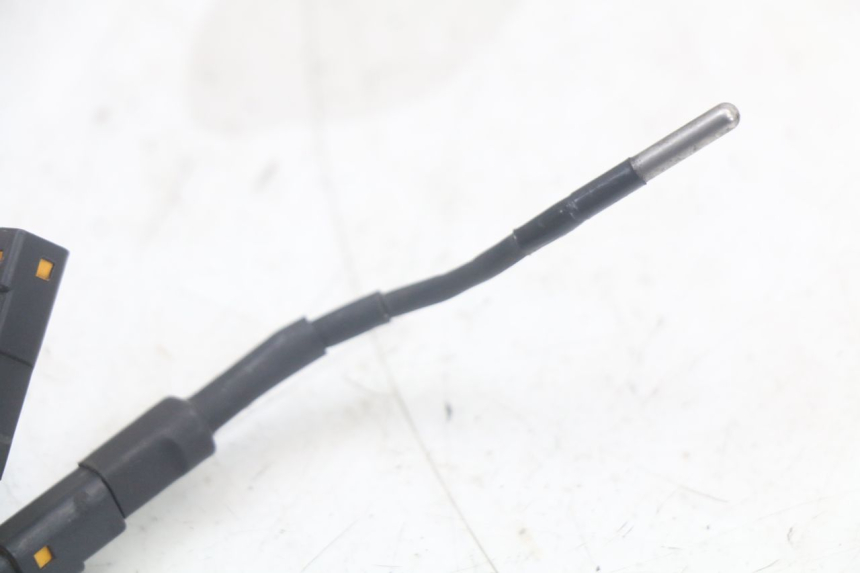 photo de SONDA TEMPERATURA ESTERNA QUADRO 3D S 350 (2013 - 2018) - Dettagli dei punti di fissaggio