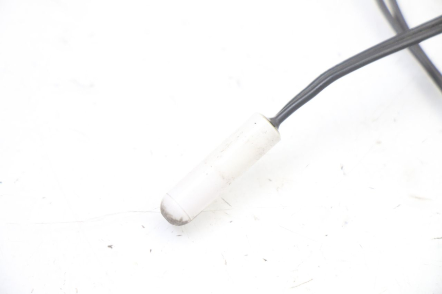 photo de SENSORE TEMPERATURA ESTERNA PEUGEOT SATELIS 125 (2013 - 2018) - Zoom sullo stato d'uso