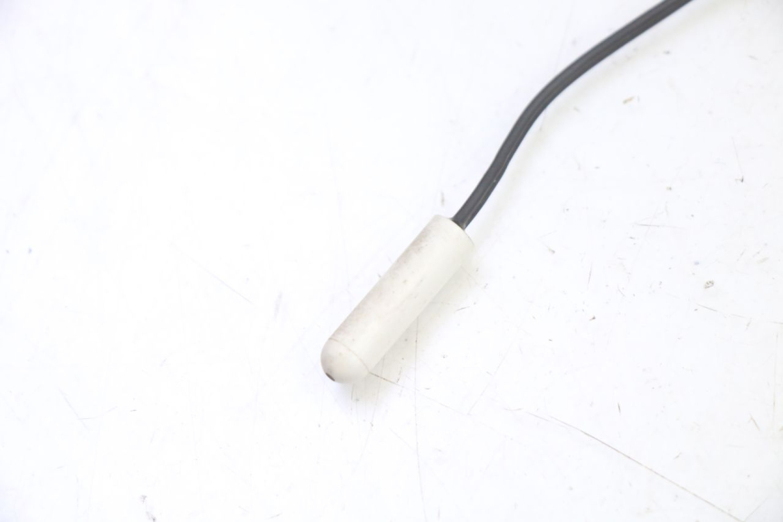 photo de SENSORE TEMPERATURA ESTERNA PEUGEOT SATELIS 250 (2006 - 2012) - Zoom sullo stato d'uso