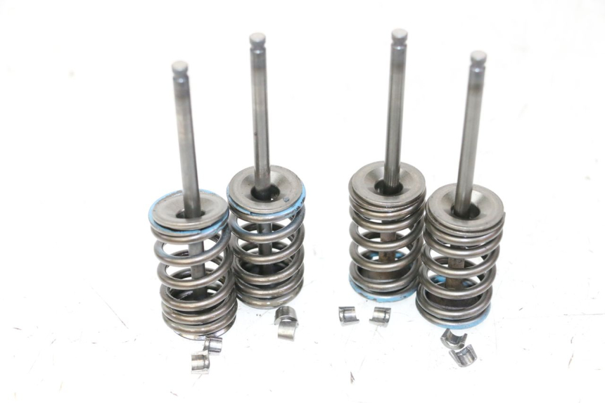 photo de VALVOLA ASPIRAZIONE SUZUKI BURGMAN 125 (2007 - 2014) - Primo piano tecnico