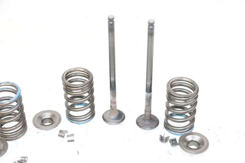 photo de VALVOLA ASPIRAZIONE SUZUKI BURGMAN 125 (2007 - 2014) - Dettagli dei punti di fissaggio