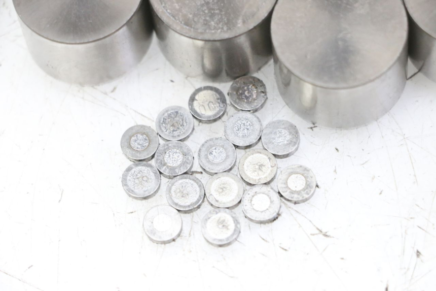 photo de VALVOLA ASPIRAZIONE HONDA CB R 1000 (2018 - 2023) - Dettaglio del componente