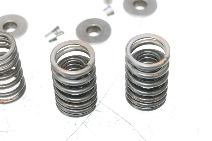 photo de VALVOLA ASPIRAZIONE HONDA CB TWO FIFTY 250 (1991 - 2002) - Altra vista dell'articolo