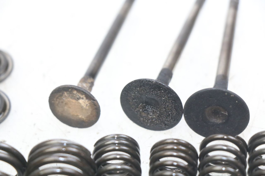 photo de SOUPAPE HONDA CM 125 (1983 - 2003) - Vista d'insieme del prodotto