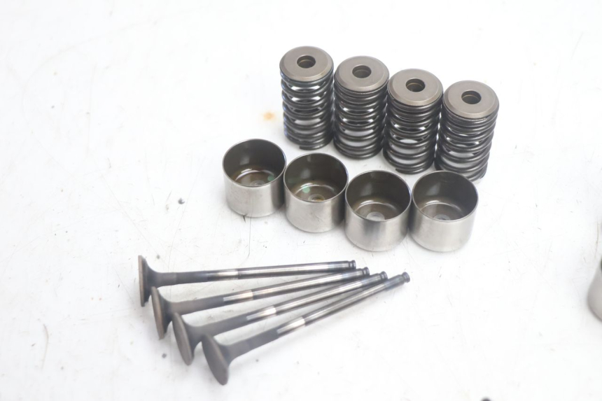 photo de VALVOLA ASPIRAZIONE HONDA FJS SILVER WING SILVERWING 400 (2005 - 2008) - Dettaglio del componente