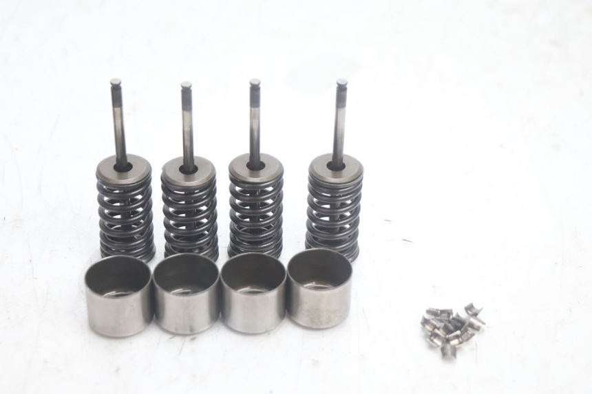 photo de VALVOLA ASPIRAZIONE HONDA FJS SILVER WING SILVERWING 400 (2005 - 2008) - Zoom sui componenti