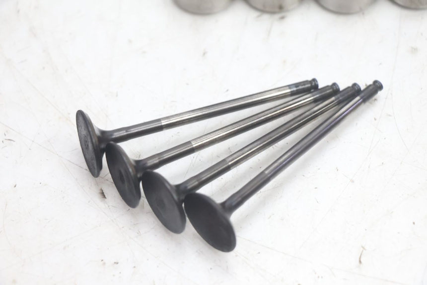 photo de VALVOLA ASPIRAZIONE HONDA FJS SILVER WING SILVERWING 400 (2005 - 2008) - Stato della superficie e materiale