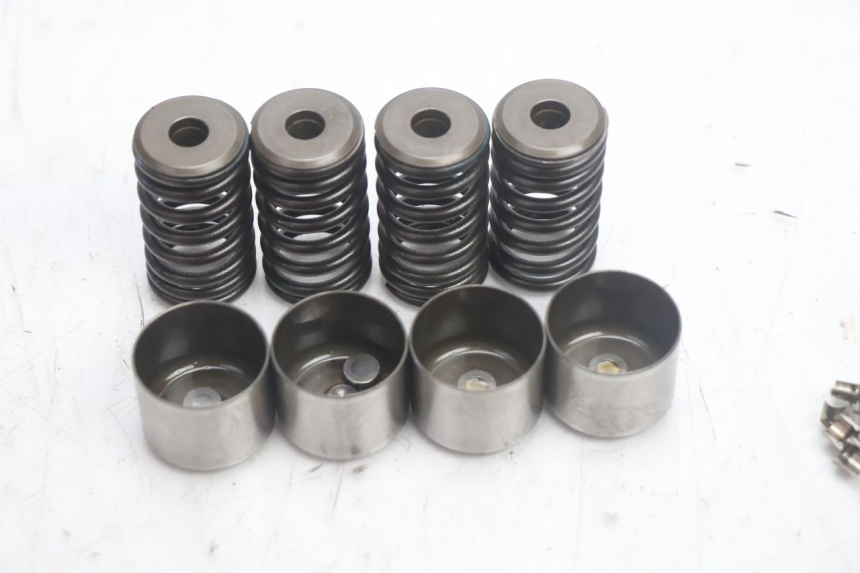 photo de VALVOLA ASPIRAZIONE HONDA FJS SILVER WING SILVERWING 400 (2005 - 2008) - Ricambio usato controllato