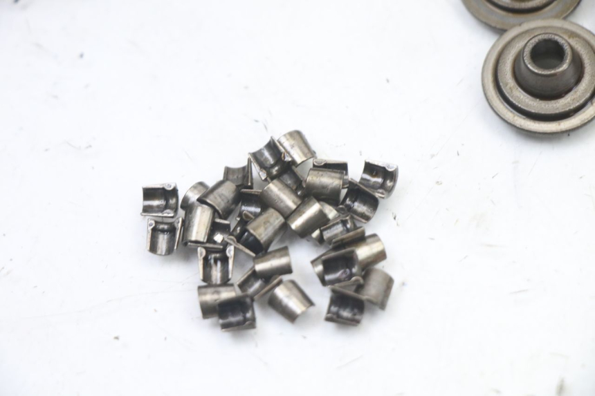 photo de VALVOLA ASPIRAZIONE YAMAHA FZ6 FAZER S2 600 (2007 - 2011) - Caratteristiche distintive