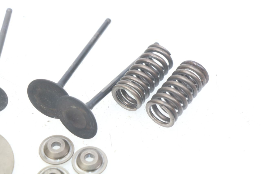 photo de SOUPAPE PEUGEOT GEOPOLIS 400 (2007 - 2013) - Primo piano tecnico