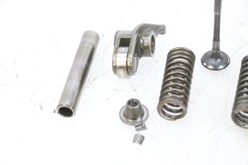 photo de VALVOLA ASPIRAZIONE YAMAHA NEOS NEO'S 4T 50 (2008 - 2016) - Primo piano tecnico