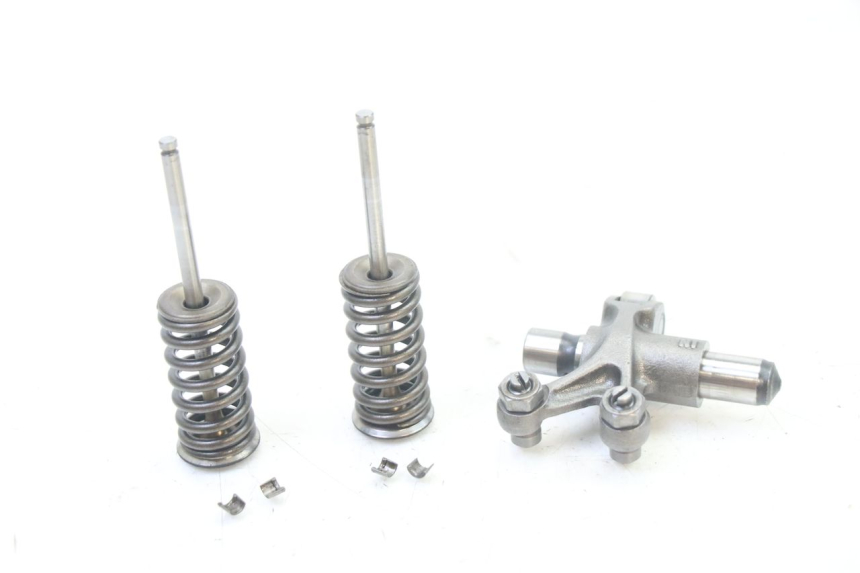 photo de VALVOLA ASPIRAZIONE PEUGEOT SATELIS 125 (2013 - 2018) - Zoom sullo stato d'uso