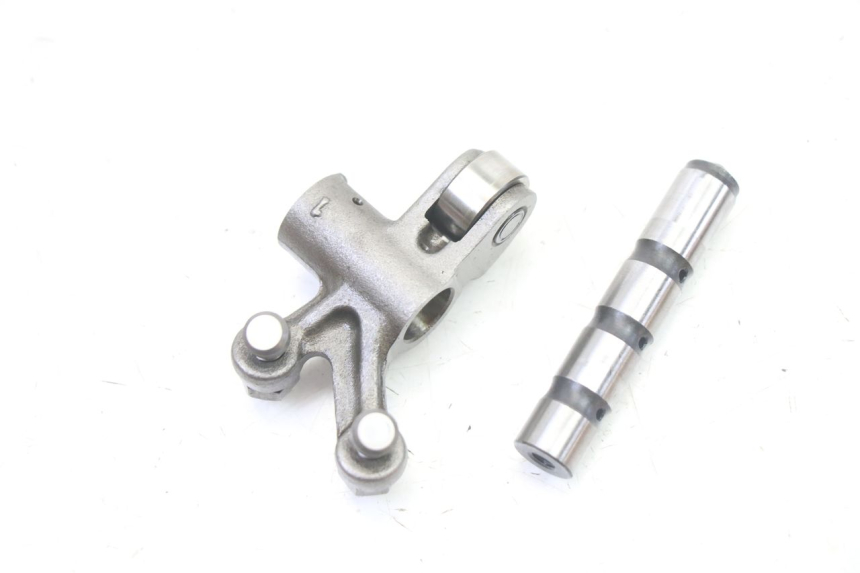 photo de VALVOLA ASPIRAZIONE PEUGEOT SATELIS 125 (2013 - 2018) - Primo piano tecnico